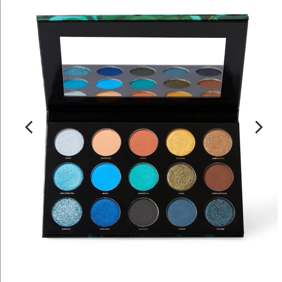 Hipdot eye shadow pallet - Picture 4 of 4